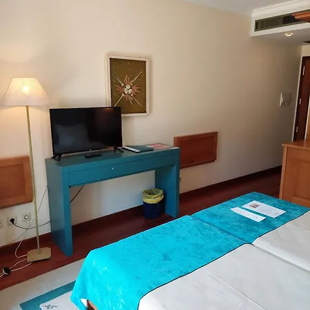 艾斯塔拉戈瓦尔旅馆 酒店 4*